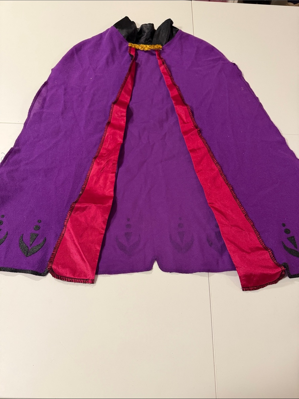 Disney Frozen Purple and Red Cape with Black Collar - Picture 2 of 4